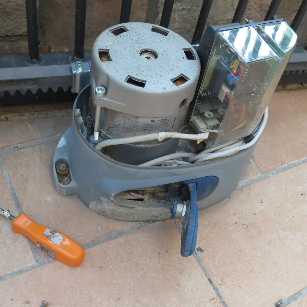 Motorreductor utilizado en automatización de portones